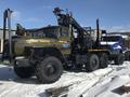 Лесовозный тягач Урал ЯМЗ-236НЕ2, ЯМЗ-238 с манипулятором и роспуском