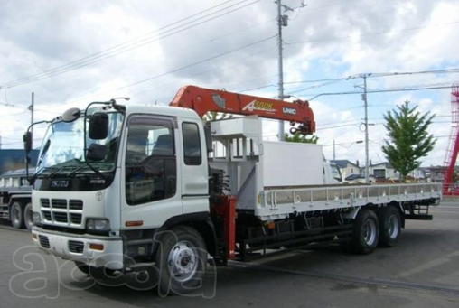 Аренда самопогрузчика Isuzu Giga с бортом на 10 тонн, стрела 5 тонн