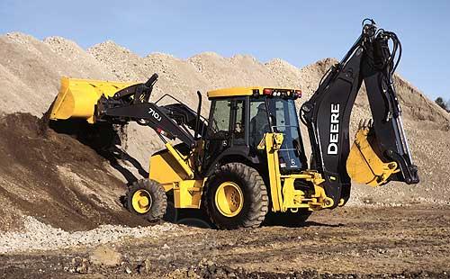 Оказываю услуги на экскаваторе-погрузчике JOHN DEERE
