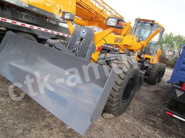 Автогрейдер XCMG GR165