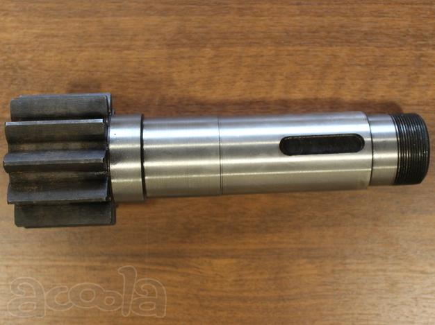 Вал-шестерня Unic UR 330, 340, 370