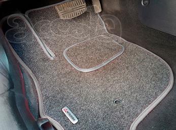 Автоковрик в Mitsubishi от Carbix